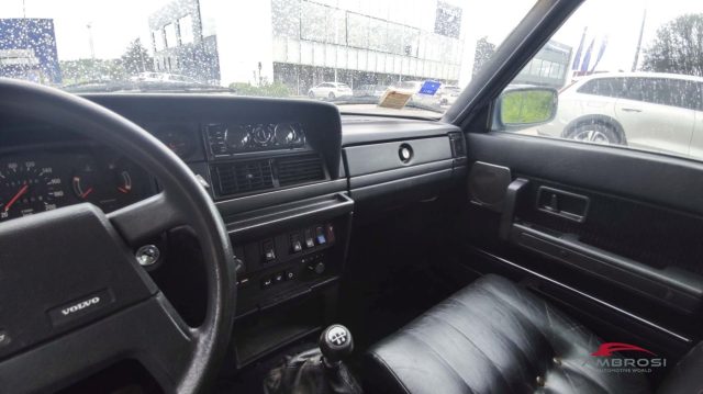 VOLVO 240 usata 13
