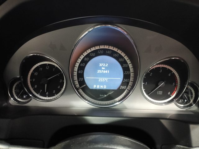 MERCEDES-BENZ E 220 usata, con Climatizzatore