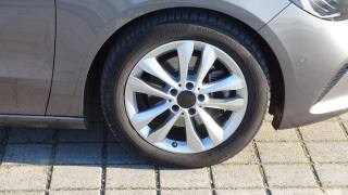 MERCEDES-BENZ B 200 usata, con Volante in pelle