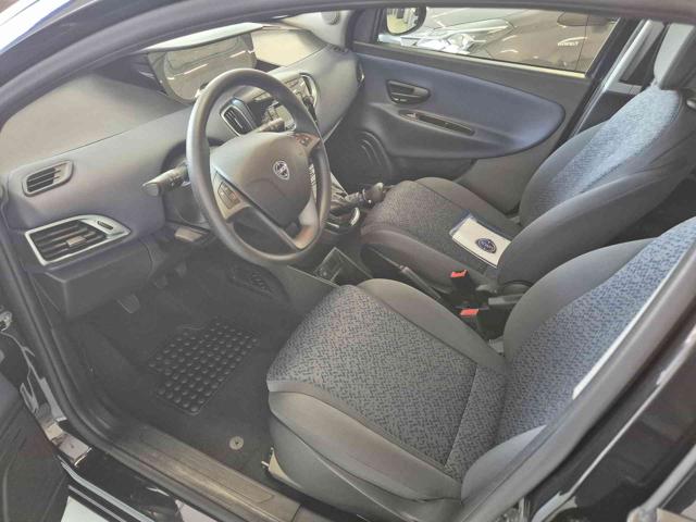 LANCIA Ypsilon usata, con USB