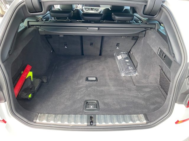 BMW 320 usata, con Fari LED