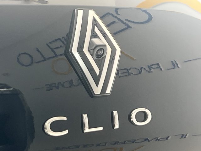 RENAULT Clio usata, con Volante in pelle