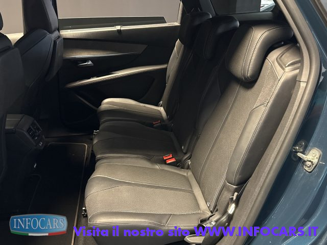 PEUGEOT 5008 usata, con Boardcomputer