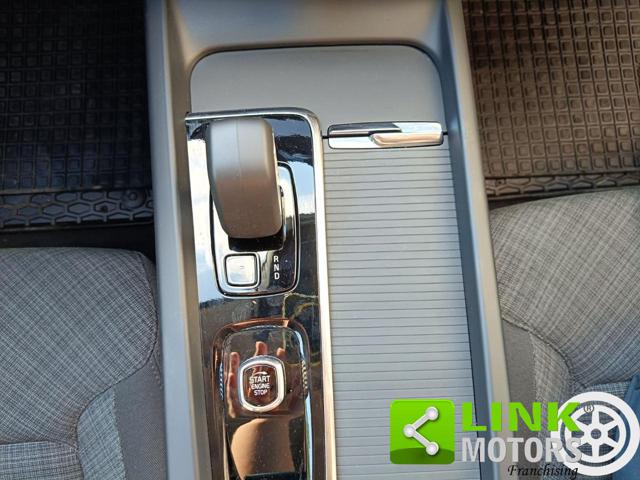VOLVO XC60 usata, con Sensori di parcheggio anteriori
