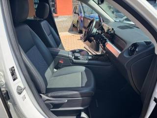MERCEDES-BENZ GLB 200 usata, con Bracciolo
