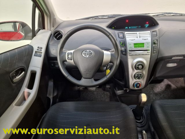 TOYOTA Yaris usata 14