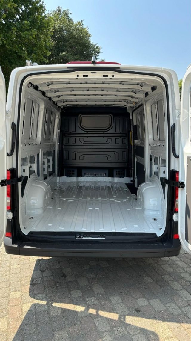 VOLKSWAGEN Crafter usata, con Servosterzo