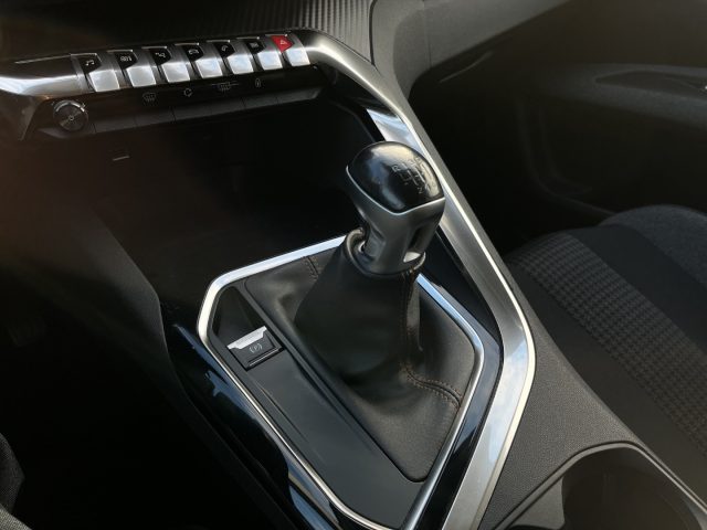 PEUGEOT 3008 usata, con Controllo elettronico della corsia