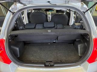 TOYOTA Yaris usata 11