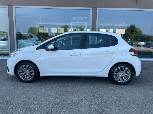 PEUGEOT 208 usata, con Airbag