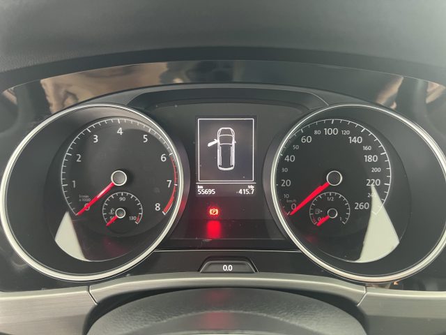 VOLKSWAGEN Touran usata 12