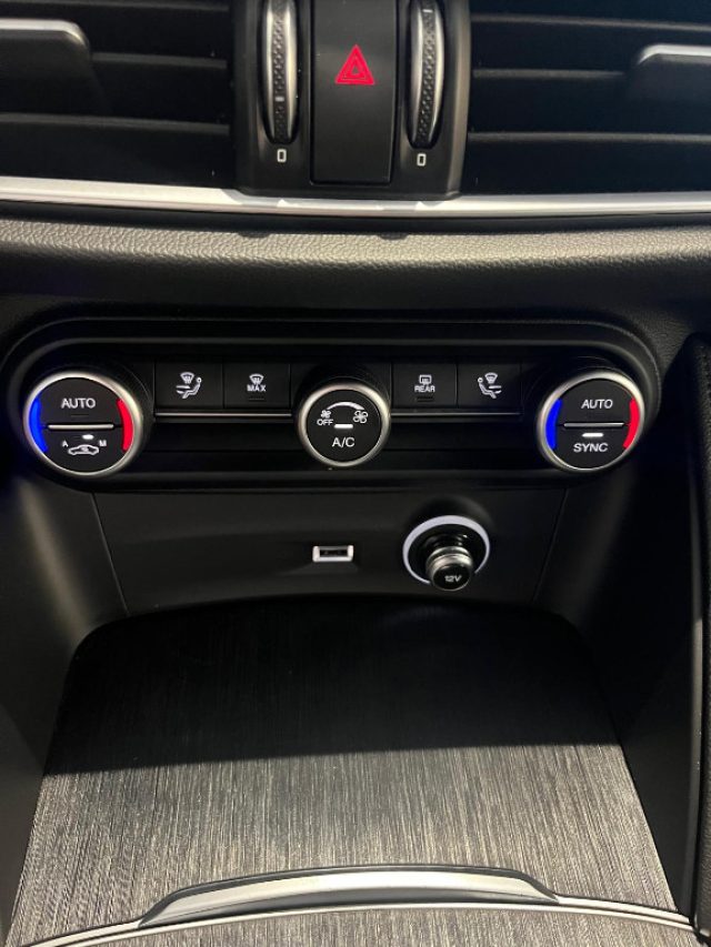ALFA ROMEO Stelvio usata, con Volante in pelle