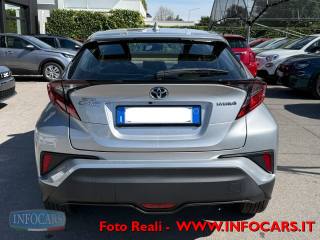 TOYOTA C-HR usata, con USB