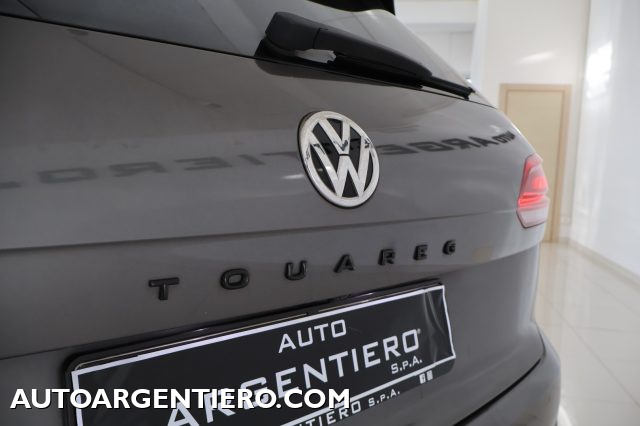 VOLKSWAGEN Touareg usata, con Fari direzionali