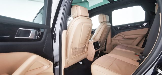 PORSCHE Cayenne usata, con Sensori di parcheggio anteriori