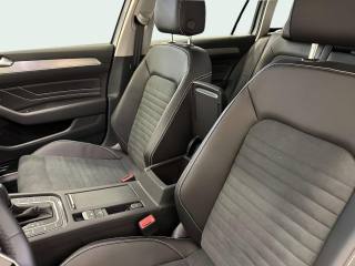 VOLKSWAGEN Passat Variant usata, con Luci diurne