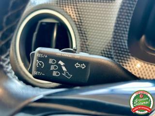 VOLKSWAGEN up! usata, con Park Distance Control