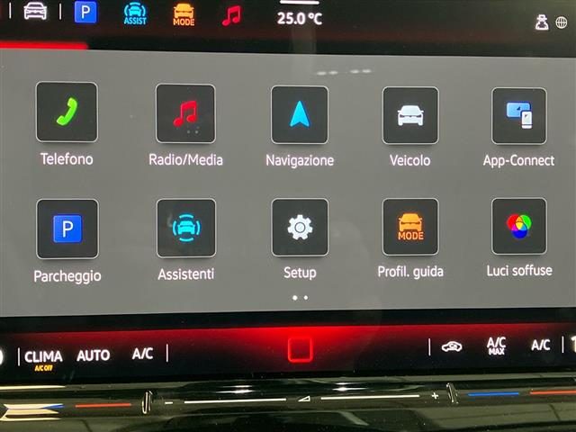 VOLKSWAGEN Golf usata, con Autoradio digitale