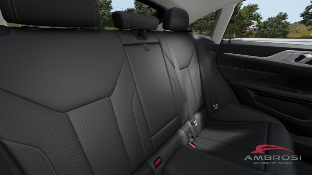 BMW i4 usata 12