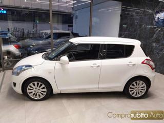 SUZUKI Swift usata, con Autoradio