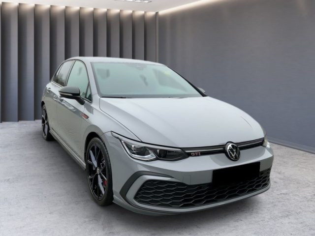 VOLKSWAGEN Golf usata, con Autoradio