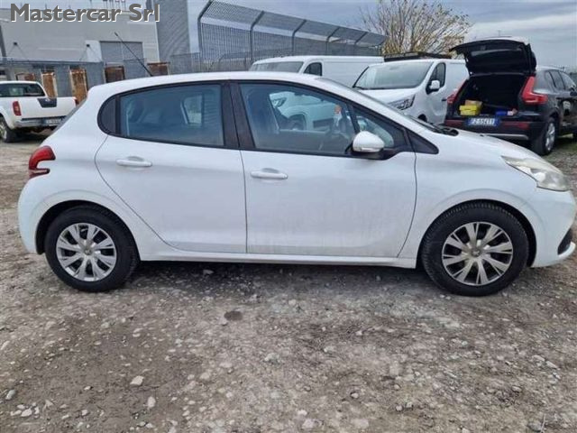 PEUGEOT 208 usata, con Alzacristalli elettrici