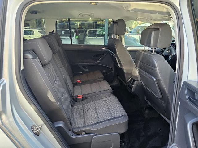 VOLKSWAGEN Touran usata, con Autoradio