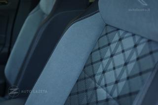 VOLKSWAGEN T-Roc usata, con Autoradio