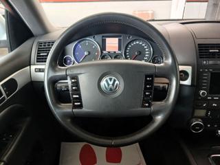 VOLKSWAGEN Touareg usata 18