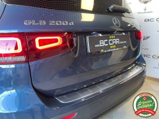 MERCEDES-BENZ GLB 200 usata, con Autoradio digitale