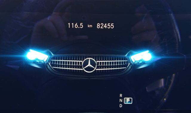 MERCEDES-BENZ E 300 usata, con Interni in pelle