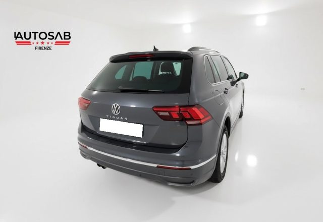 VOLKSWAGEN Tiguan usata, con Autoradio