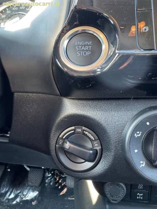 TOYOTA Hilux usata, con Specchietti laterali elettrici