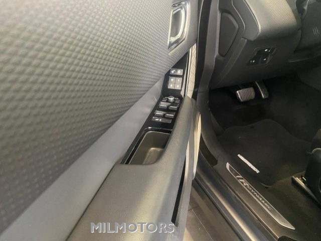 LAND ROVER Range Rover Velar usata, con Bluetooth