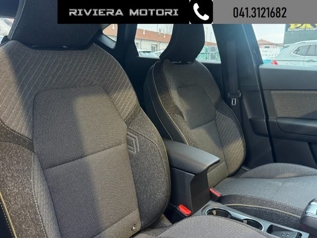 RENAULT Captur usata, con Touch screen