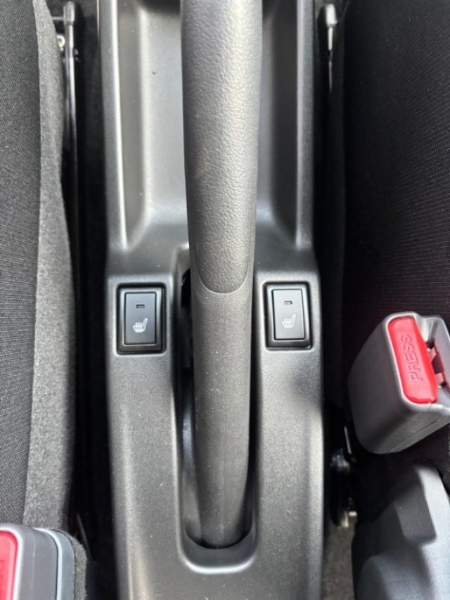 SUZUKI Swift usata, con Sedile posteriore sdoppiato