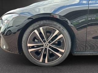 MERCEDES-BENZ CLA 180 usata, con Controllo automatico clima