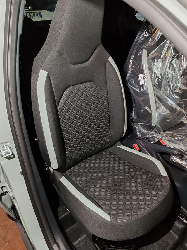 TOYOTA Aygo X usata, con USB