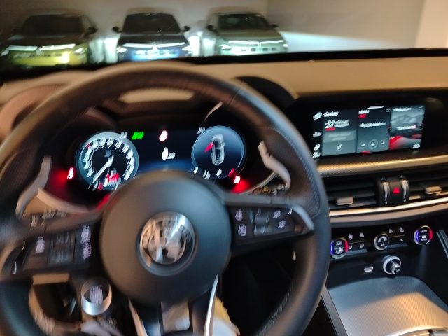 ALFA ROMEO Stelvio usata, con Sensori di parcheggio posteriori