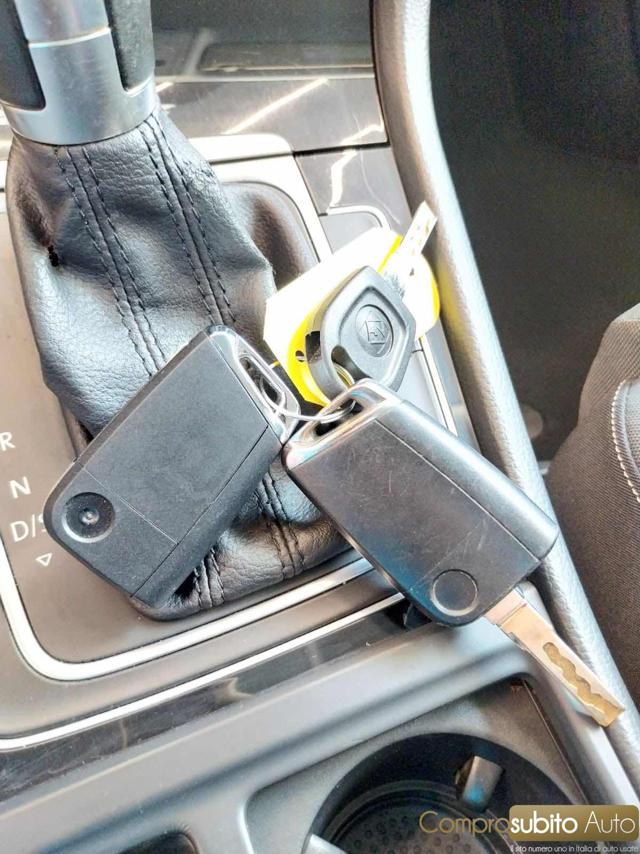 VOLKSWAGEN Golf usata, con Sedile posteriore sdoppiato