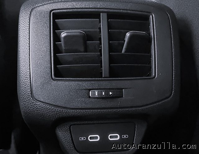 VOLKSWAGEN T-Roc usata, con Sedile posteriore sdoppiato