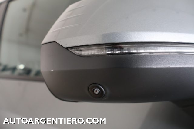 BMW 218 usata, con Fari di profondità antiabbagliamento