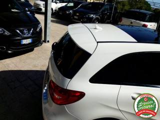 MERCEDES-BENZ B 180 usata, con Hill holder