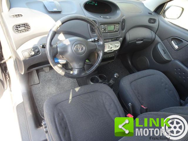 TOYOTA Yaris usata, con Airbag