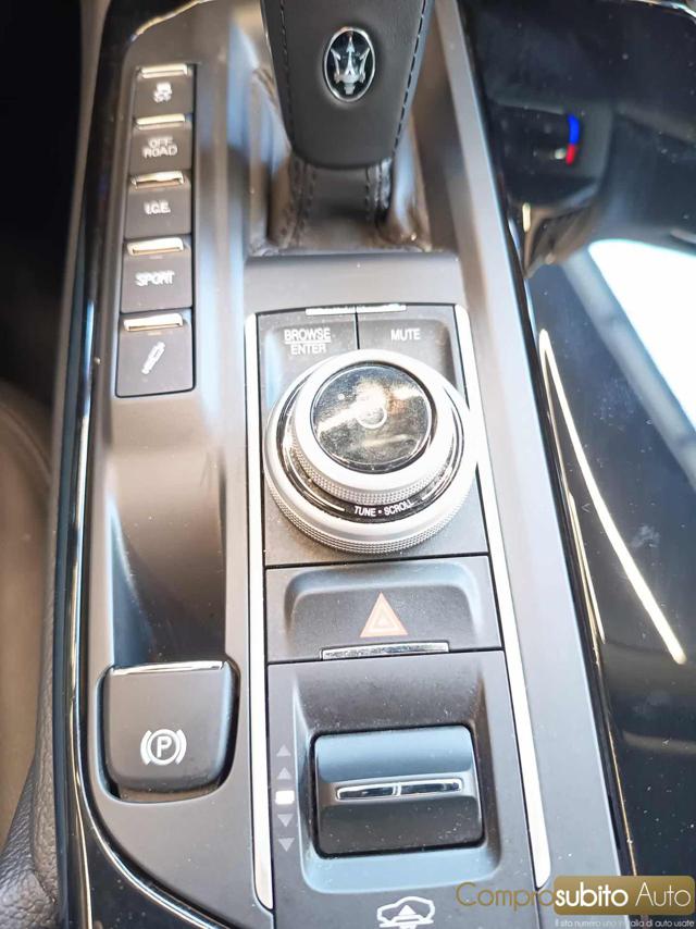 MASERATI Levante usata 43