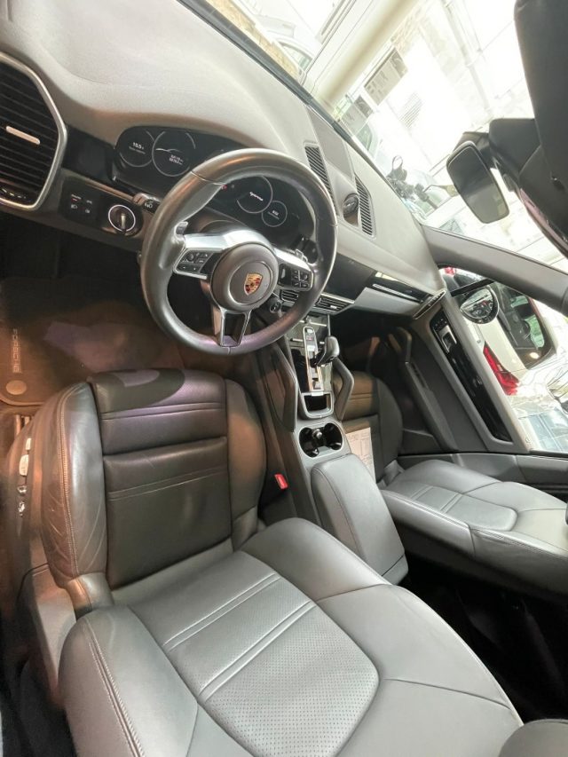 PORSCHE Cayenne usata, con USB