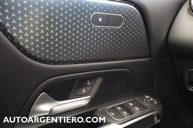 MERCEDES-BENZ GLB 180 usata, con Bluetooth