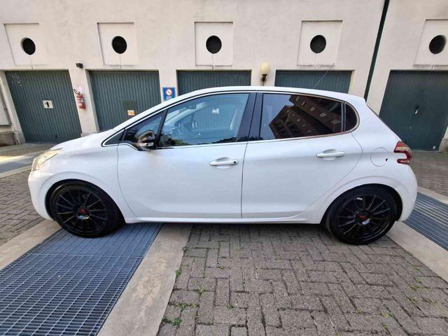 PEUGEOT 208 usata, con Airbag laterali