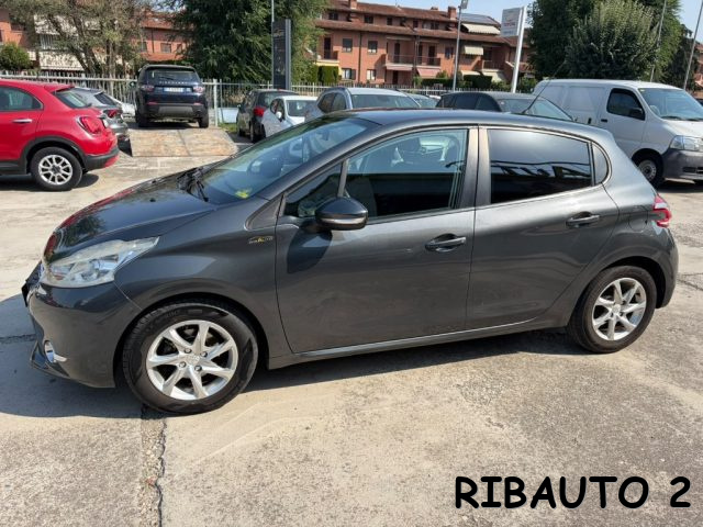 PEUGEOT 208 usata, con Autoradio