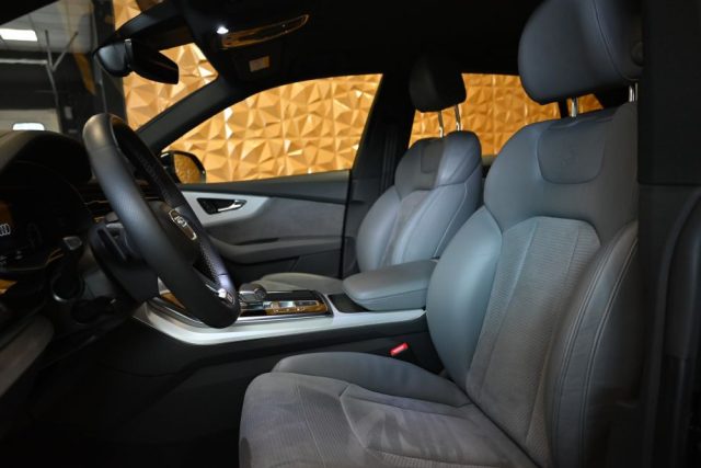 AUDI Q8 usata 21